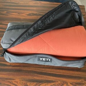 *Rare* Yeti Lowlands Blanket CORAL